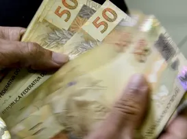 INSS começa a pagar 13º a quem recebe mais que o salário mínimo - Imagem