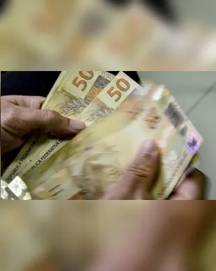 INSS começa a pagar 13º a quem recebe mais que o salário mínimo - Imagem
