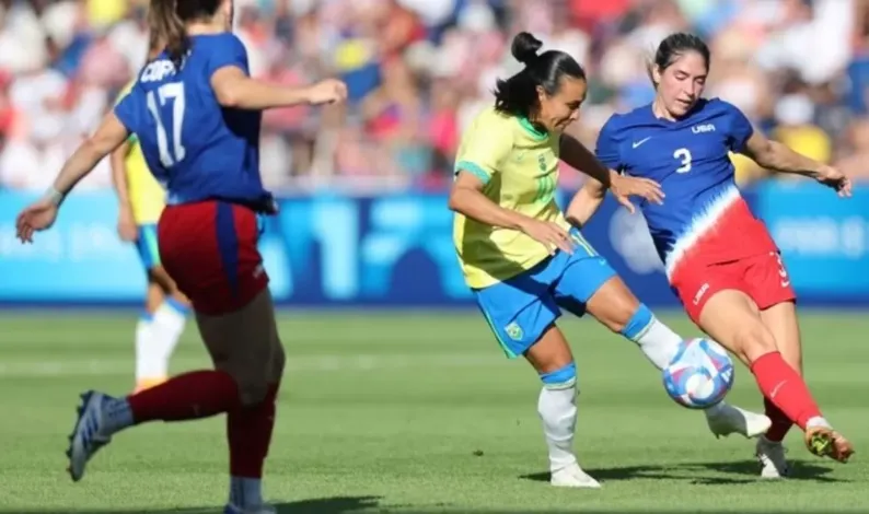 Brasil é prata no futebol feminino após revés contra EUA na final
