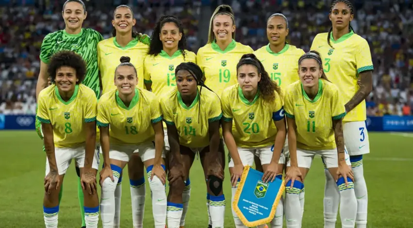 Brasil é prata no futebol feminino após revés contra EUA na final