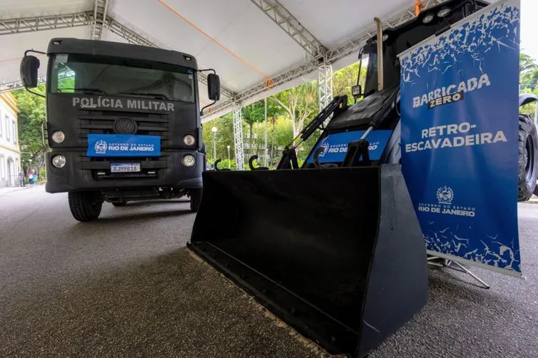Governo fluminense anuncia plano para remover barricadas em 12 cidades