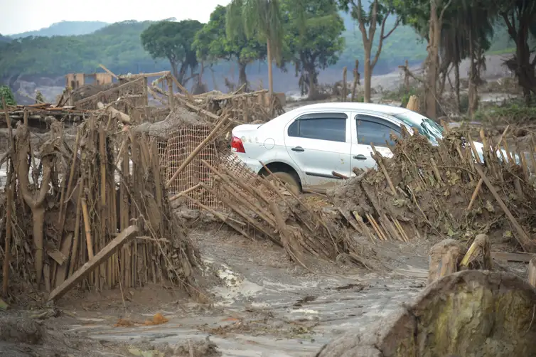 Desastre de Mariana completa 10 anos e moradores ainda buscam justiça