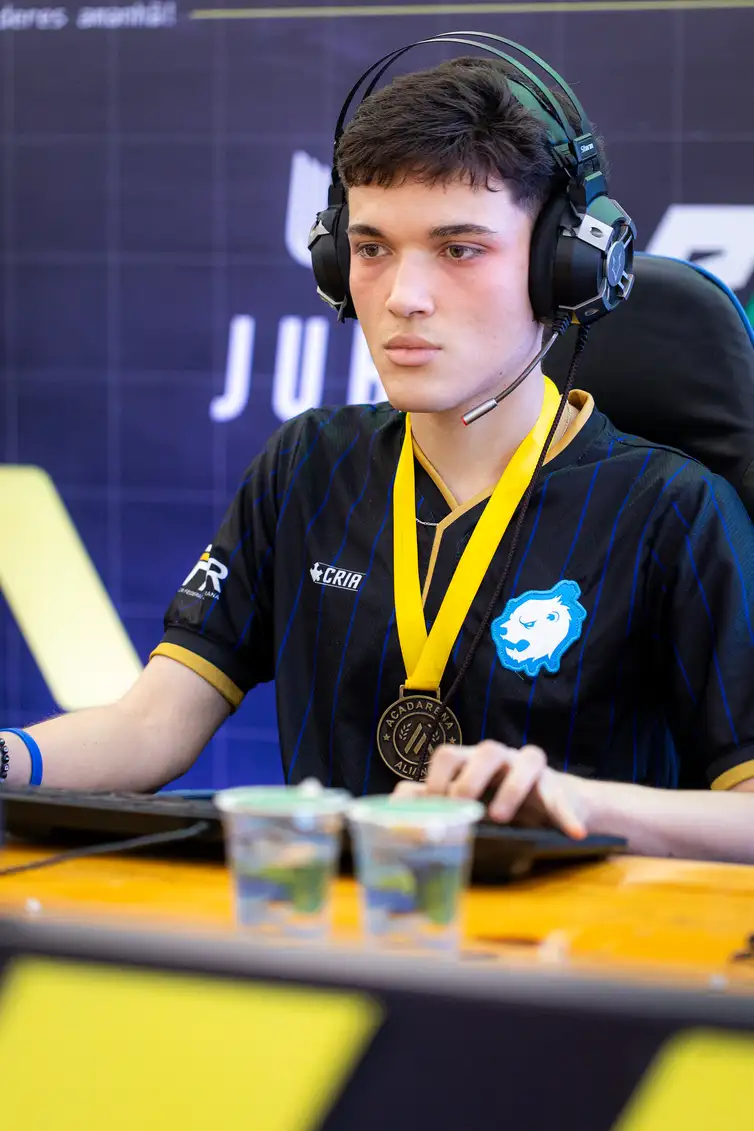 E-sports no JUBs: atletas avaliam prós e contras da profissionalização