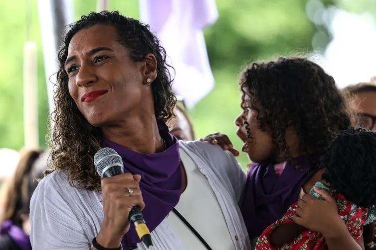 Seis ministras e um ministro participam do Levante de Mulheres no DF