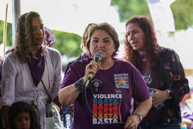 Seis ministras e um ministro participam do Levante de Mulheres no DF