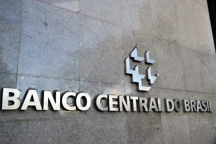 Crédito e emprego explicam vendas no comércio em patamar recorde