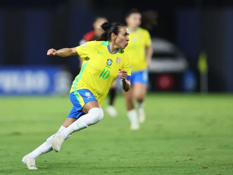 Brasil encara Colômbia em busca do 9º título da Copa América Feminina