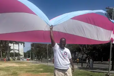 Marcha trans e travestis pede garantia de direitos e fim da violência