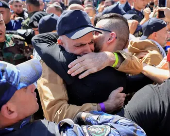 Israel começa a libertar presos palestinos