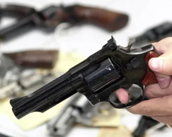 Flexibilização de uso de armas favoreceu desvio de pistolas