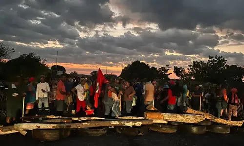 Tocantins: MST bloqueia rodovia para cobrar desapropriação de área