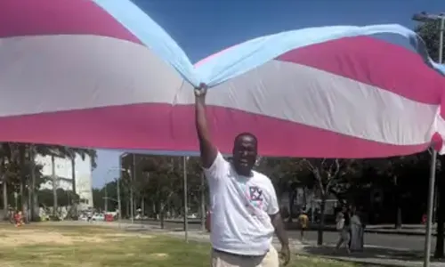 Marcha trans e travestis pede garantia de direitos e fim da violência