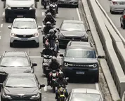 Justiça manda prefeitura de São Paulo liberar Uber Moto