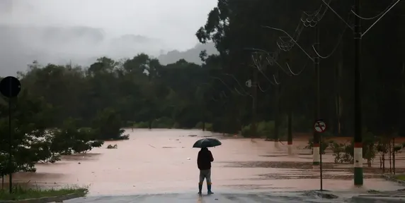 Ciclone extratropical favorece tempestade no Rio Grande do Sul